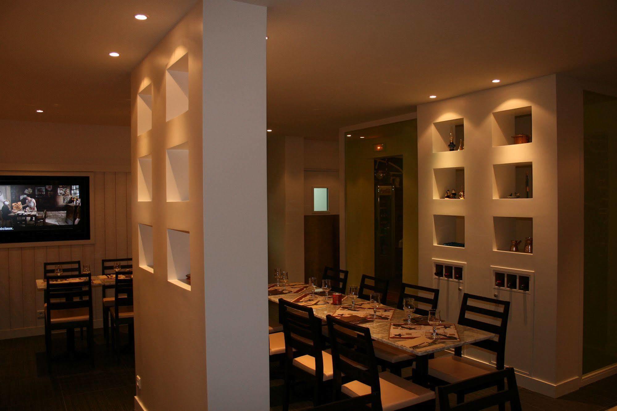 Hotel Restaurant Maison Blanche Rungis Exteriér fotografie