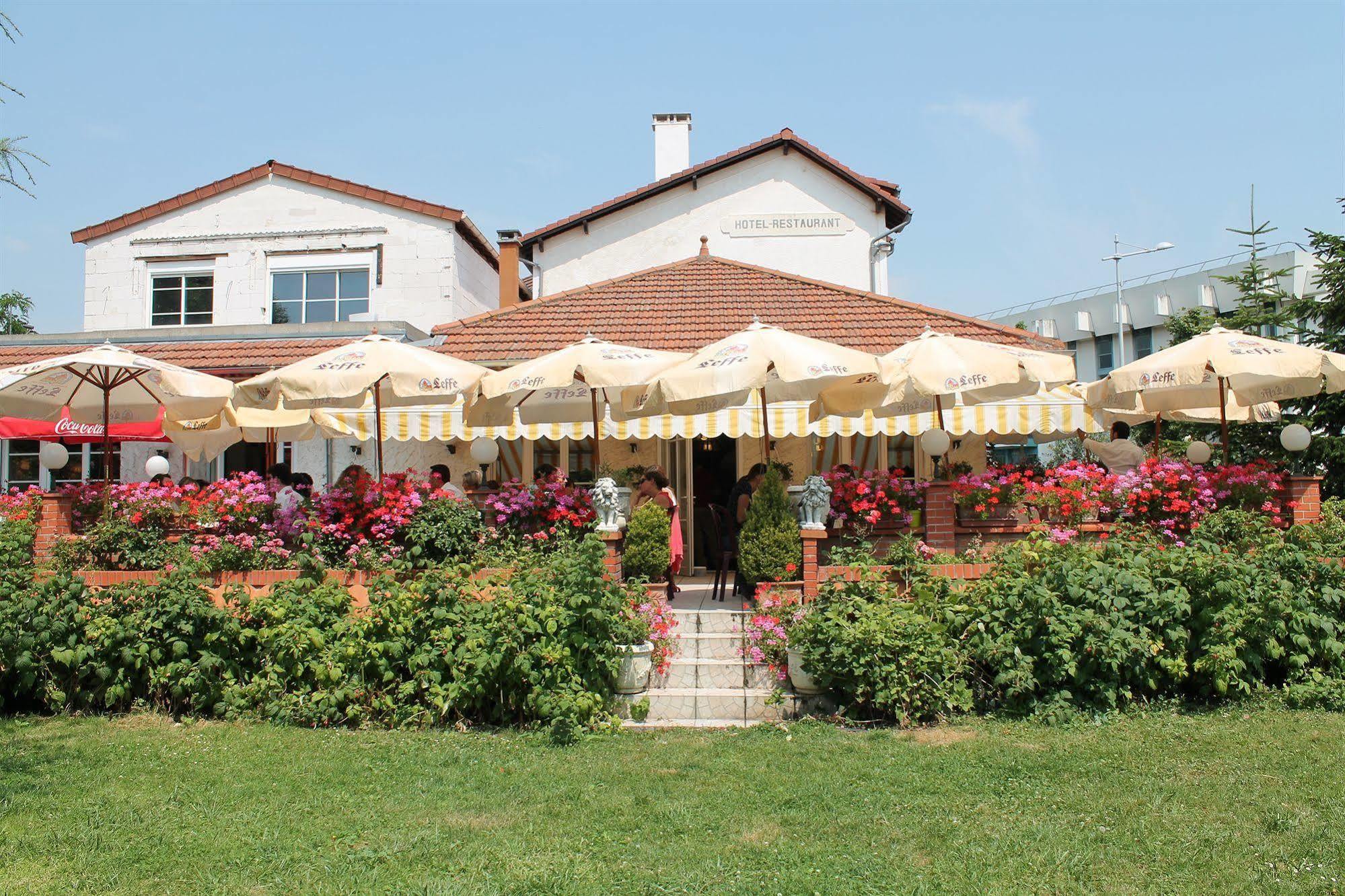 Hotel Restaurant Maison Blanche Rungis Exteriér fotografie